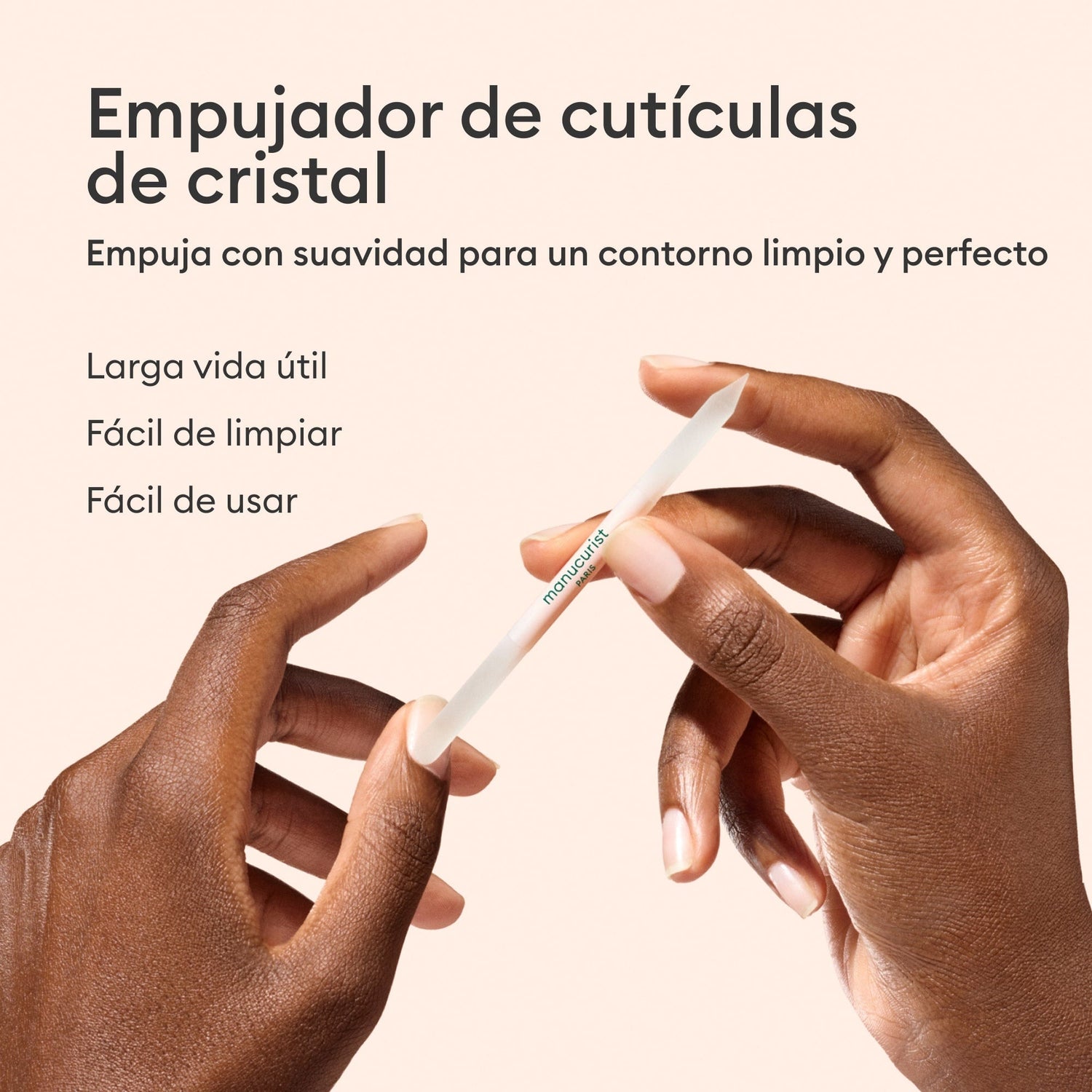 Pousse-cuticules en verre