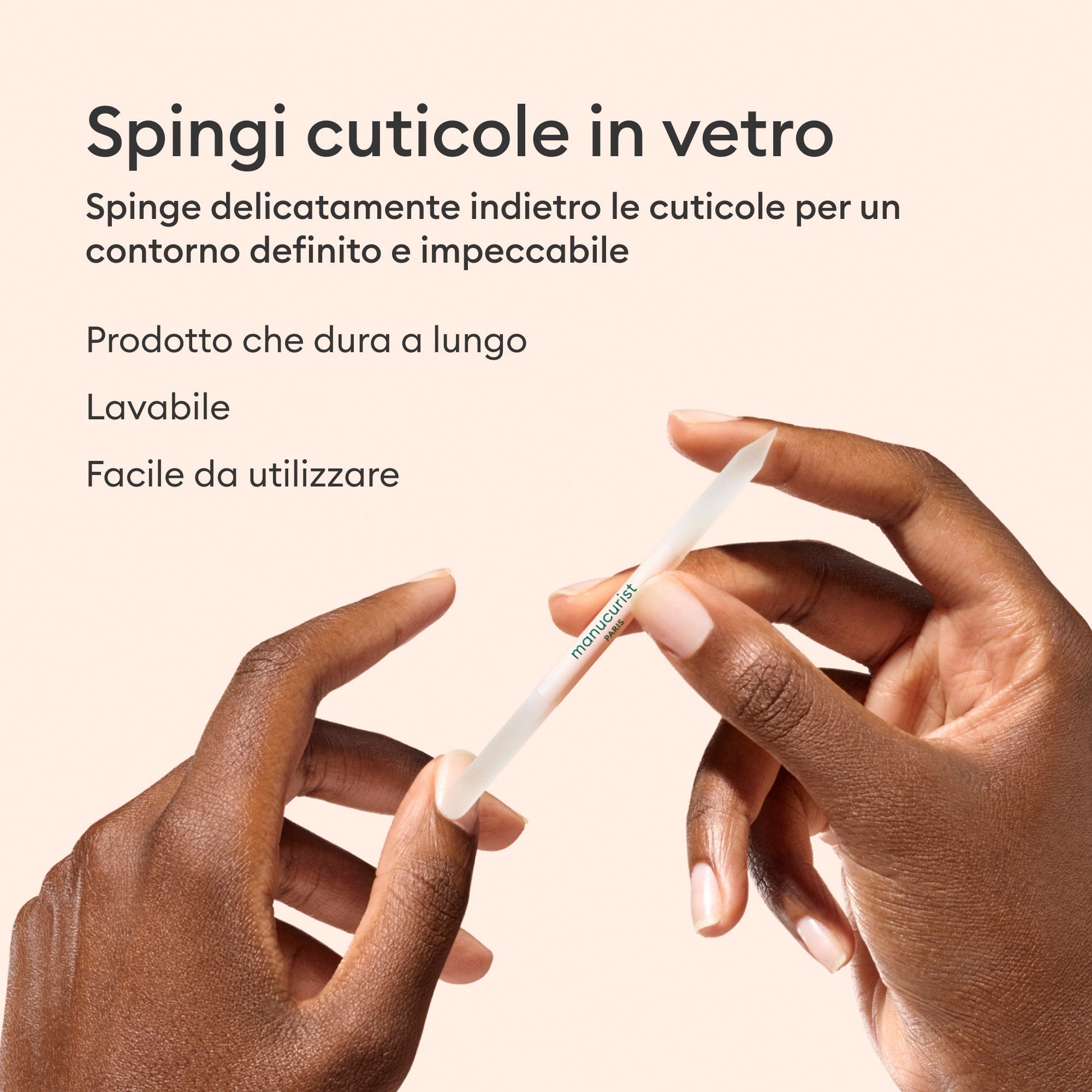 Pousse-cuticules en verre